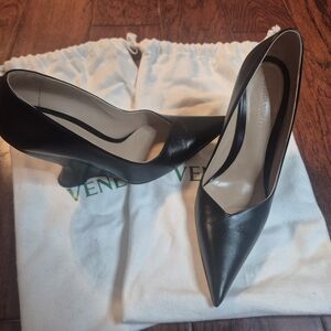 Like NEW BOTTEGA VENETA Gloss black Leather Wedge Pumps heels size 37.5